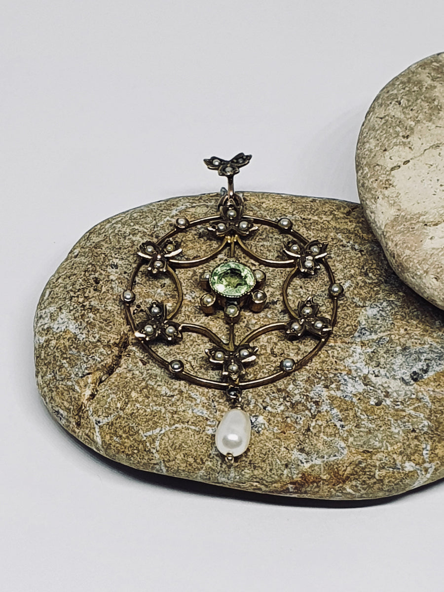 Victorian 9 carat gold Pearl and Peridot Pendant