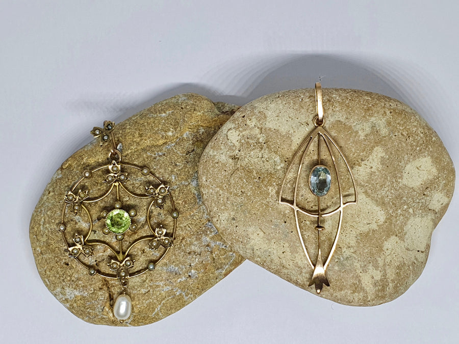 Victorian 9 carat gold Pearl and Peridot Pendant