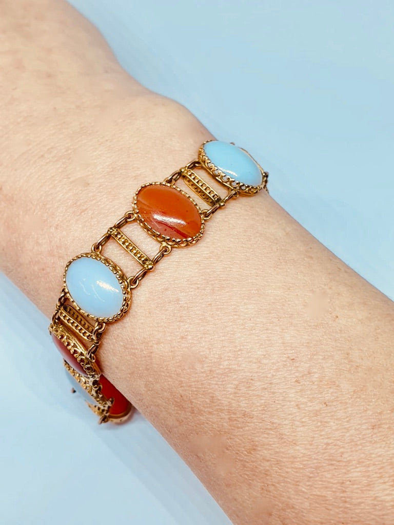 9 carat yellow gold Victorian Agate bracelet