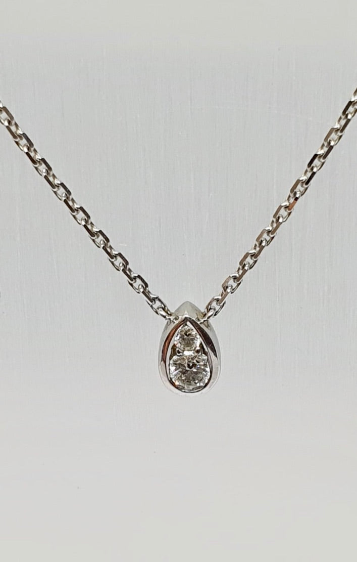 18 carat white gold Diamond Raindrop Pendant