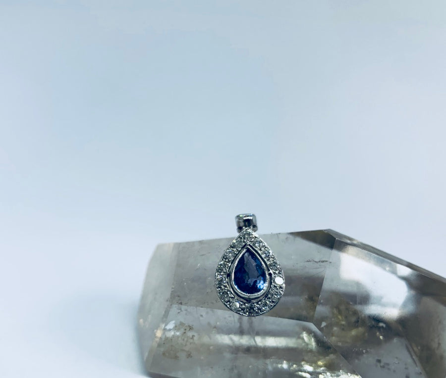 18 carat white gold Diamond and Sapphire Pendant and Chain